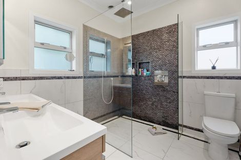 Photo of property in 1/3 Morrow Avenue, Bucklands Beach, Auckland, 2012