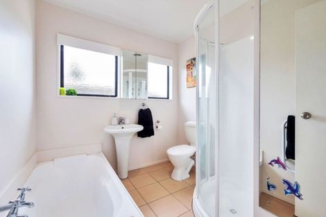 Photo of property in 2/54 Youngs Road, Papakura, 2110