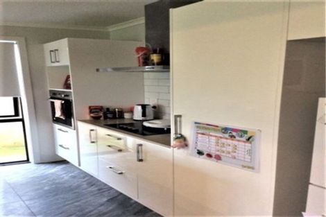 Photo of property in 20 Richardson Road, Omokoroa, 3114