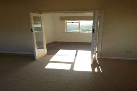 Photo of property in 140 The Ridgeway, Mornington, Wellington, 6021