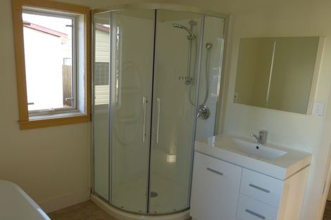 Photo of property in 1/3 Henry Street, Ebdentown, Upper Hutt, 5018