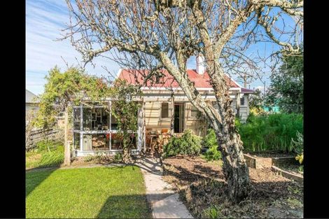 Photo of property in 18 Ngataringa Road, Devonport, Auckland, 0624
