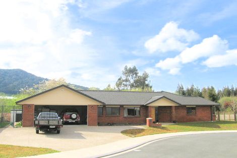 Photo of property in 16 Heaphy Place, Pukehangi, Rotorua, 3015