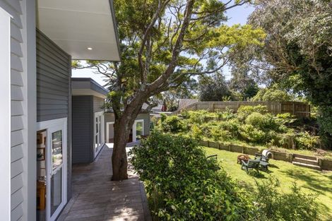 Photo of property in 35 Tennis Court Road, Raumati South, Paraparaumu, 5032