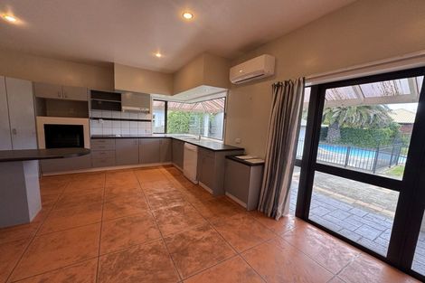 Photo of property in 30 Hamilton Avenue, Ilam, Christchurch, 8041