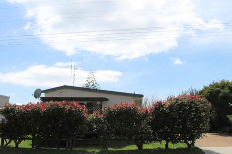 Photo of property in 1327 Papamoa Beach Road, Papamoa Beach, Papamoa, 3118