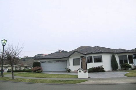 Photo of property in 90 Kensington Drive, Taradale, Napier, 4112