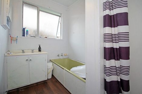 Photo of property in 74 Sikkim Crescent, Clover Park, Auckland, 2019