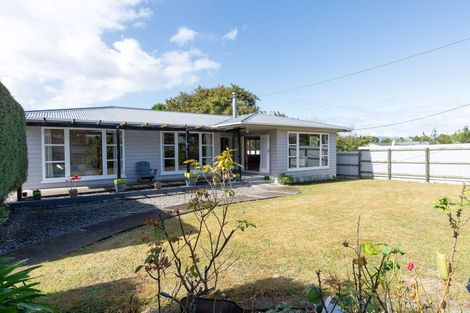 Photo of property in 9 Roslyn Road, Levin, 5510