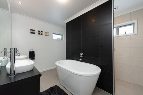 Photo of property in 134 Oriental Parade, Papamoa Beach, Papamoa, 3118