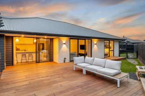 Photo of property in 13 Stackwood Avenue, Woodend, 7610