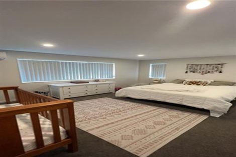 Photo of property in 10 Takurua Terrace, Orewa, 0931