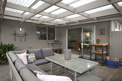 Photo of property in 92 Napier Road, Havelock North, 4130