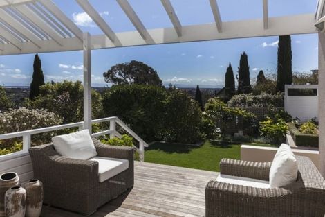 Photo of property in 6 Lucknow Place, Cashmere, Christchurch, 8022