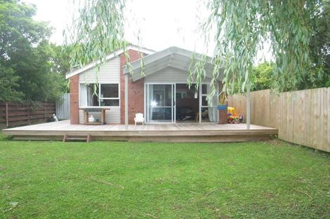 Photo of property in 2/76 Glenvar Road, Torbay, Auckland, 0630