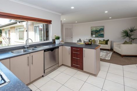 Photo of property in 18 Lissleton Drive, East Tamaki, Auckland, 2013