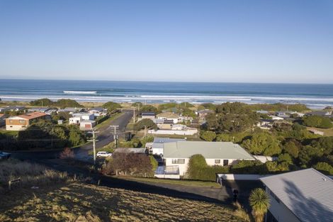 Photo of property in 40 Bedford Parade, Brighton, Dunedin, 9035