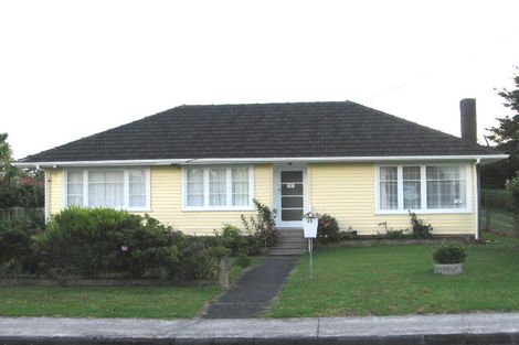 Photo of property in 11 Cornwall Street, Te Atatu South, Auckland, 0610