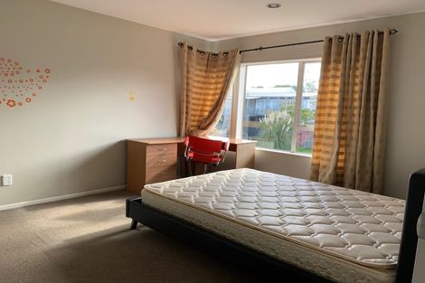 Photo of property in 386a East Coast Road, Sunnynook, Auckland, 0630