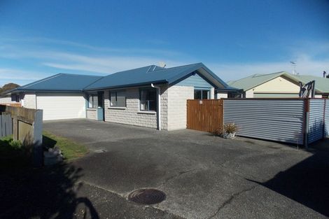 Photo of property in 32 Somerset Crescent, Highbury, Palmerston North, 4412