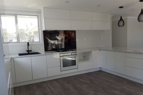 Photo of property in 27 Vancouver Place, Marfell, New Plymouth, 4310