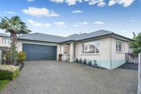 Photo of property in 4 Ballyward Close, East Tamaki, Auckland, 2013