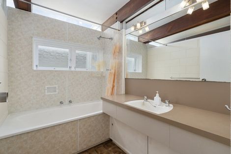 Photo of property in 96 Brightwater Terrace, Terrace End, Palmerston North, 4410