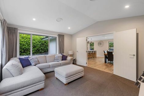 Photo of property in 1 Waimarama Court, Roslyn, Palmerston North, 4414