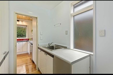 Photo of property in 128 Dyers Pass Road, Cashmere, Christchurch, 8022