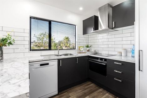 Photo of property in 1/44 Becroft Drive, Forrest Hill, Auckland, 0620