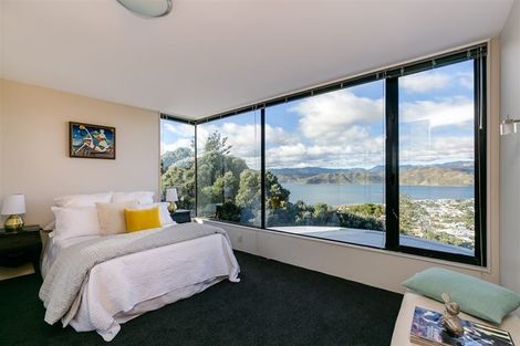 Photo of property in 32 Seatoun Heights Road, Seatoun, Wellington, 6022