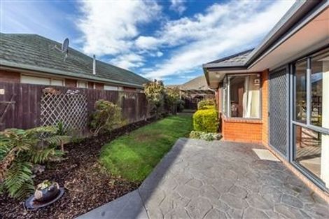 Photo of property in 2/5 Murfitt Place, Sockburn, Christchurch, 8042