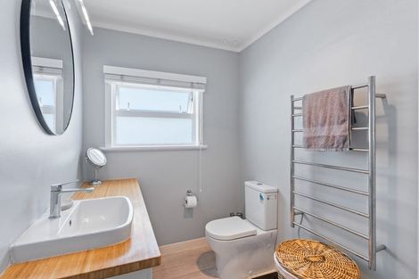 Photo of property in 116 Seaview Road, Paraparaumu Beach, Paraparaumu, 5032