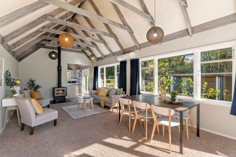 Photo of property in 52 Te Moana Road, Waikanae Beach, Waikanae, 5036