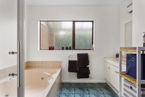 Photo of property in 29 Glenburn Place, Avonhead, Christchurch, 8042