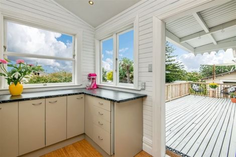 Photo of property in 12 Allenby Avenue, Devonport, Auckland, 0624