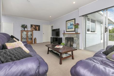 Photo of property in 1/16 Coronation Road, Glenfield, Auckland, 0627