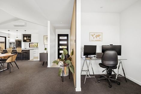 Photo of property in 16 Hiria Crescent, Papamoa Beach, Papamoa, 3118