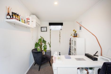 Photo of property in 28 Jefferson Crescent, Milson, Palmerston North, 4414