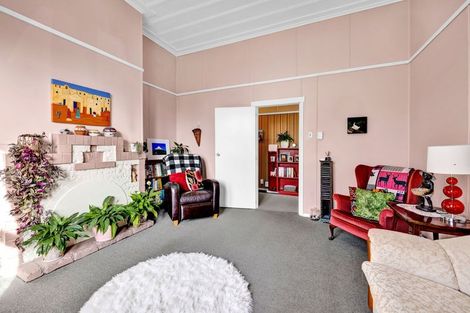 Photo of property in 49 Egmont Street, Hawera, 4610