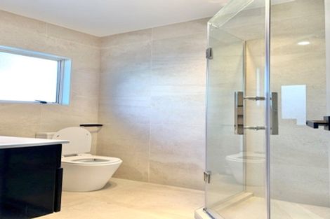 Photo of property in 31 Churchill Road, Murrays Bay, Auckland, 0630