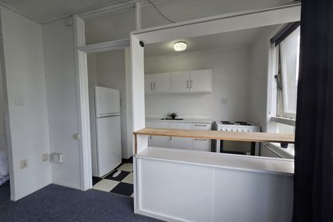 Photo of property in Churchill Flats, 213 The Terrace, Wellington Central, Wellington, 6011