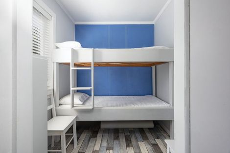 Photo of property in 35 North Piha Road, Piha, 0772