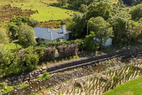 Photo of property in 15 Factory Road, Little Akaloa, 7583