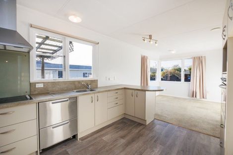 Photo of property in 26 Stephens Crescent, Highbury, Palmerston North, 4412
