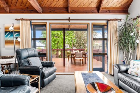 Photo of property in 3 Lucy Foster Lane, Red Beach, 0932