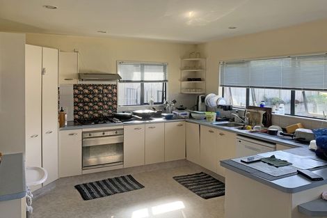Photo of property in 33 Amesbury Drive, Churton Park, Wellington, 6037