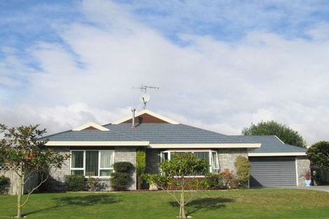 Photo of property in 104 Cedar Drive, Paraparaumu Beach, Paraparaumu, 5032