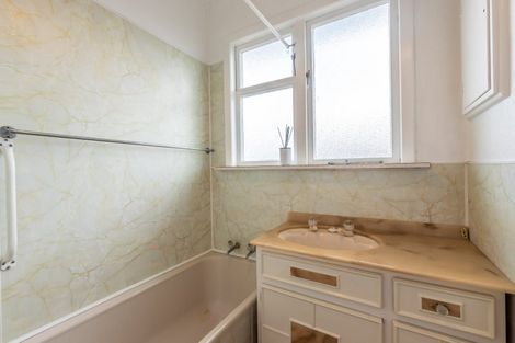 Photo of property in 20 Carlisle Street, Levin, 5510