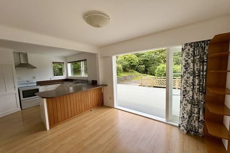 Photo of property in 135 Taylor Terrace, Tawa, Wellington, 5028